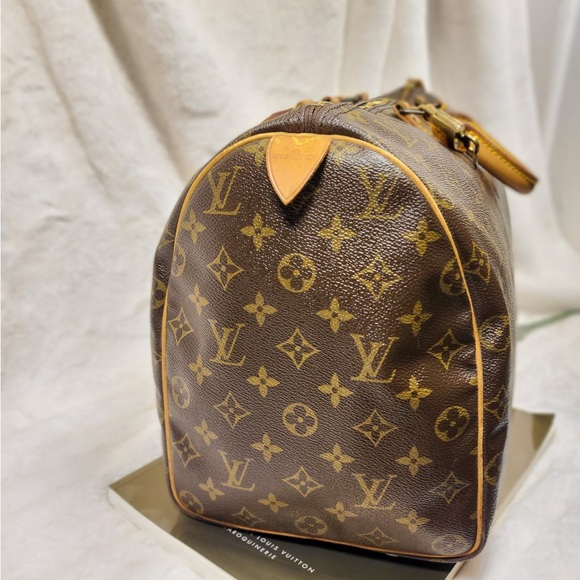 Authentic Louis Vuitton speedy 40 - Picture 3 of 16